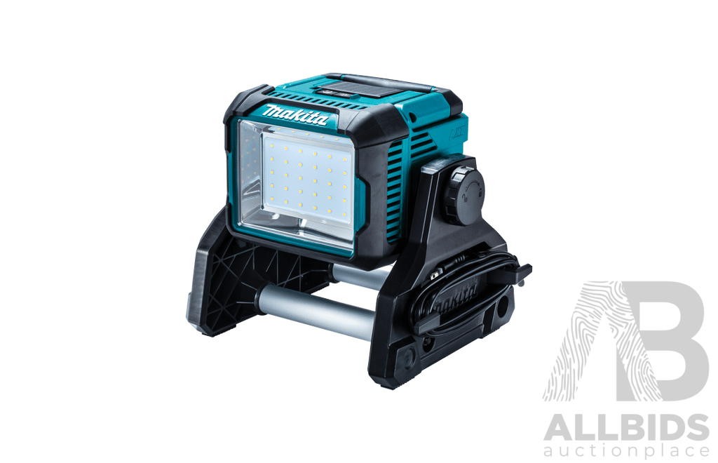 MAKITA 18V LED Work Light (DML811) with Battery