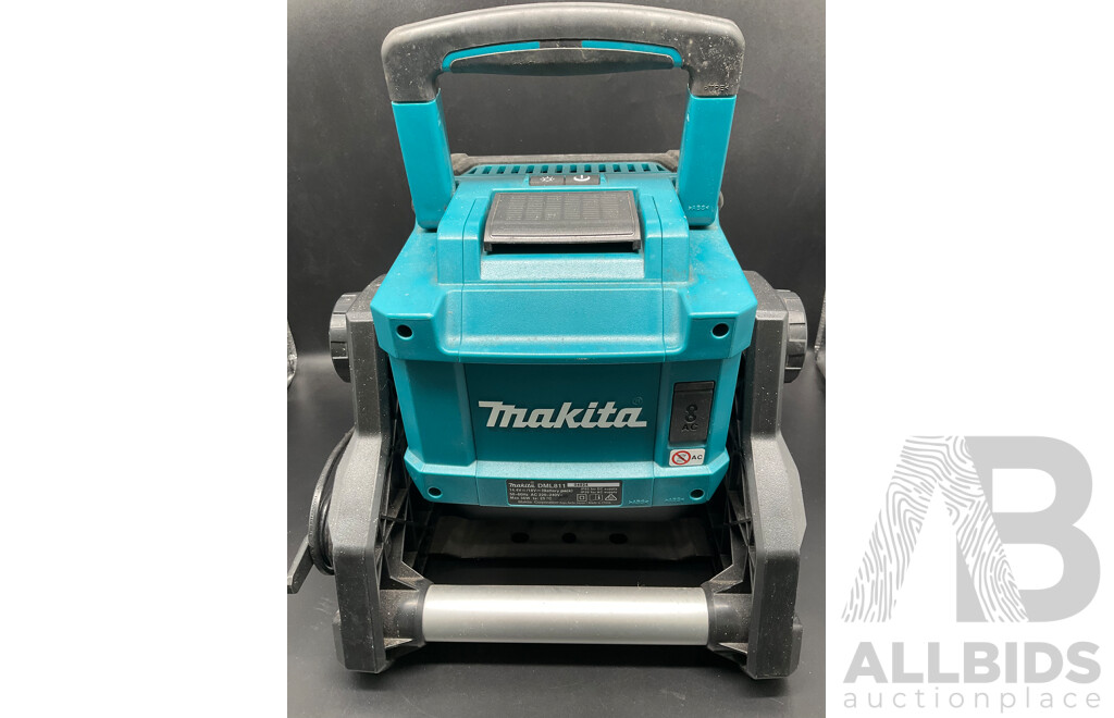 MAKITA 18V LED Work Light (DML811) with Battery
