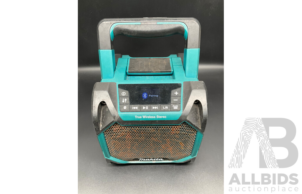 MAKITA 18V/12V Max Portable Bluetooth Speaker (DMR203) - Battery Included