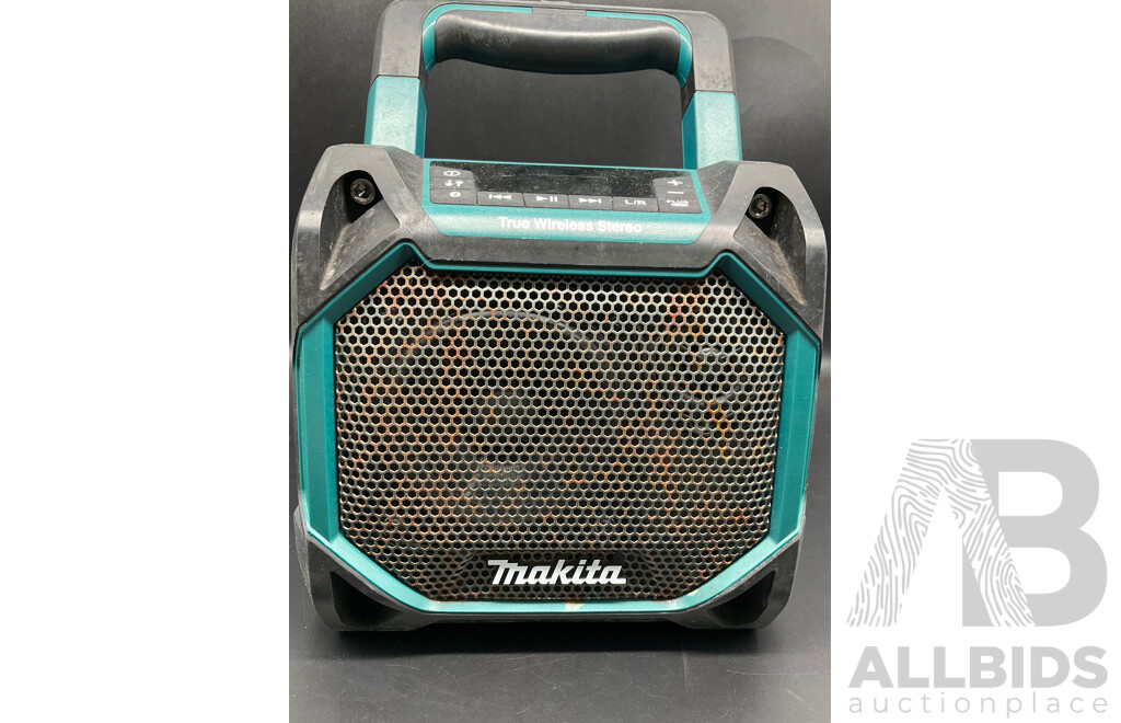 MAKITA 18V/12V Max Portable Bluetooth Speaker (DMR203) - Battery Included