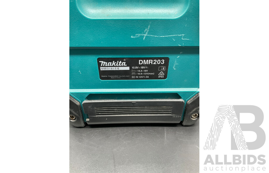 MAKITA 18V/12V Max Portable Bluetooth Speaker (DMR203) - Battery Included