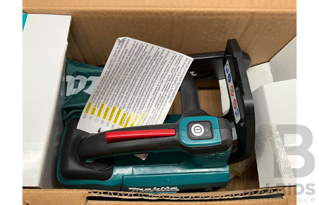 MAKITA 18V Brushless 250mm Chainsaw (DUC254Z) - Skin Only
