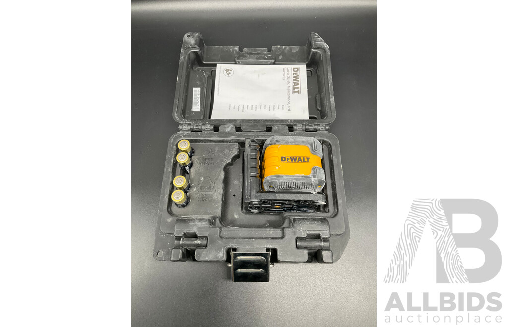 DeWALT Green Cross Line Laser Level (DW08802CG-XJ)