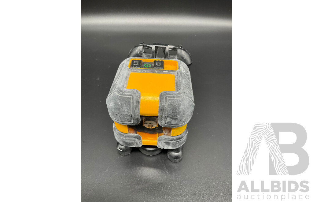 DeWALT Green Cross Line Laser Level (DW08802CG-XJ)