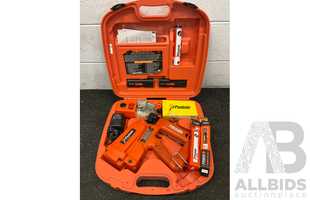 PASLODE Impulse Angled Finish Nailer (IM250A), Battery Charger, Spare Batteries and Accessories