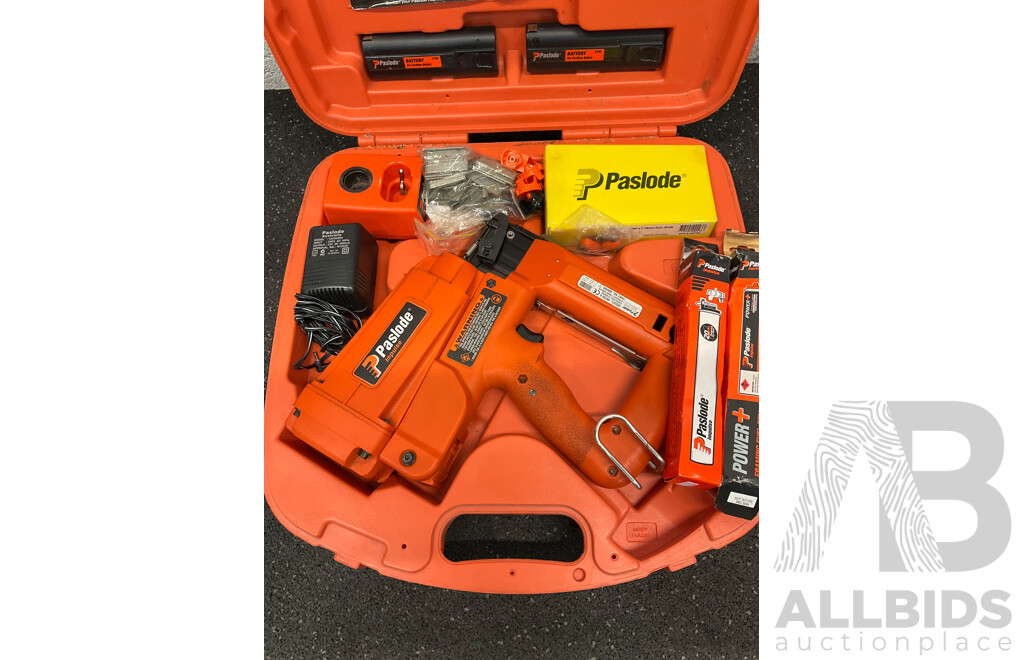 PASLODE Impulse Angled Finish Nailer (IM250A), Battery Charger, Spare Batteries and Accessories