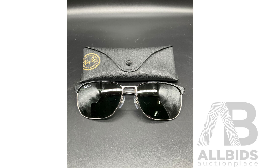 RAY-BAN Sunglasses and Target Sandals  - Lot of 2