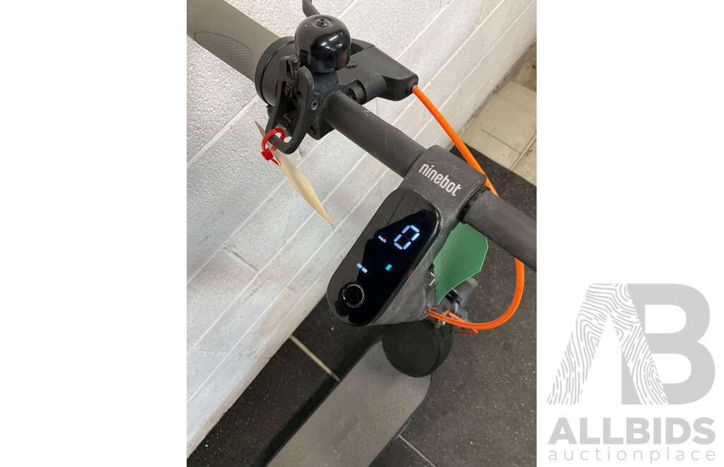 Segway Ninebot Kickscooter F65l Electric Scooter - Black