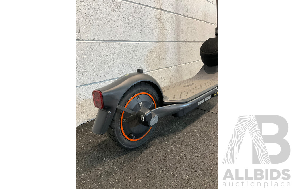 Segway Ninebot Kickscooter F65l Electric Scooter - Black