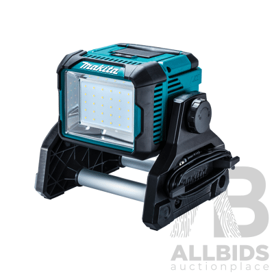 MAKITA 18V LED Work Light (DML811) with Battery