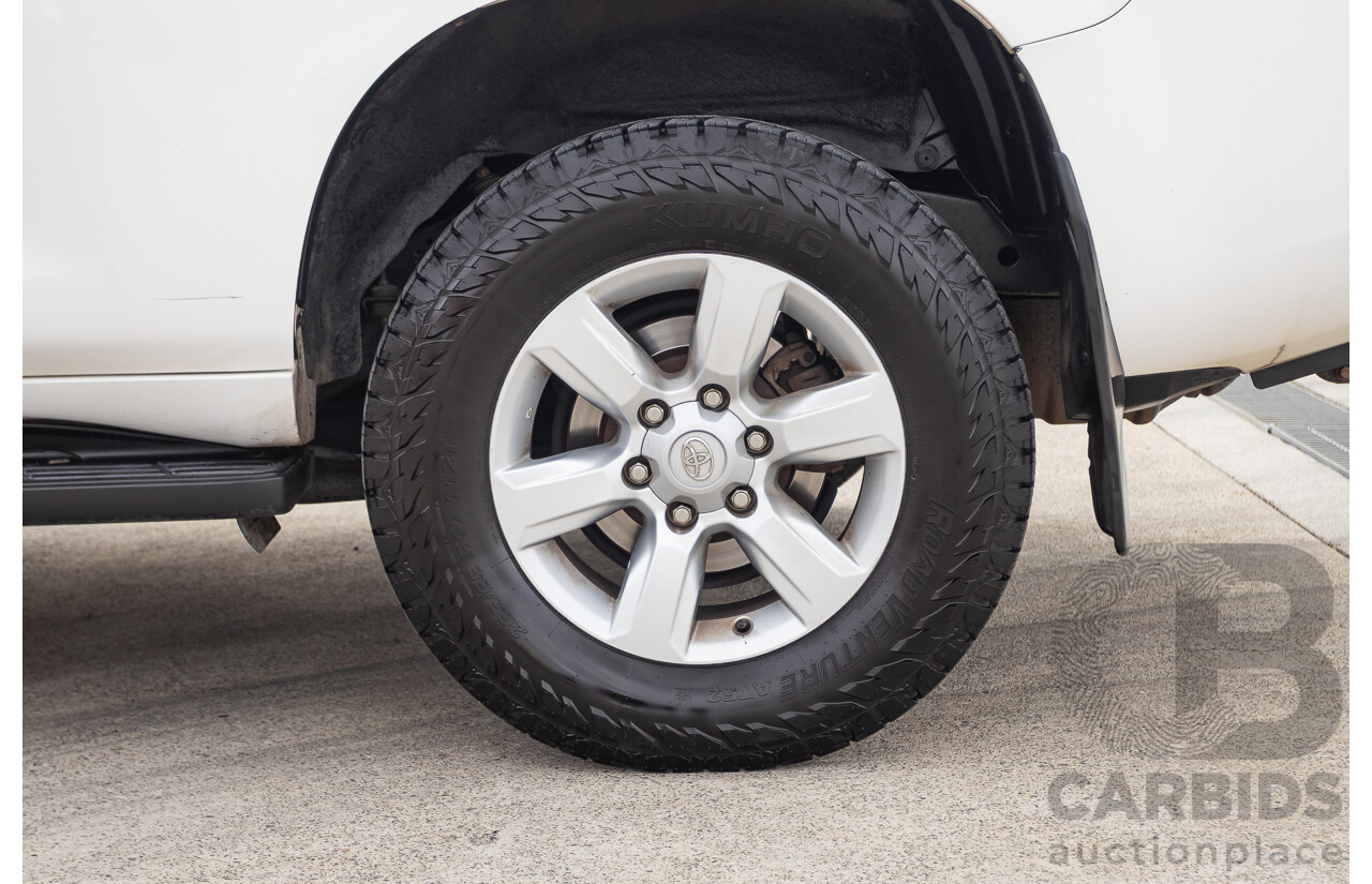 10/2013 Toyota Landcruiser Prado Altitude (4x4) KDJ150R 11 UPGRADE 4d Wagon White 3.0L - 7 Seats