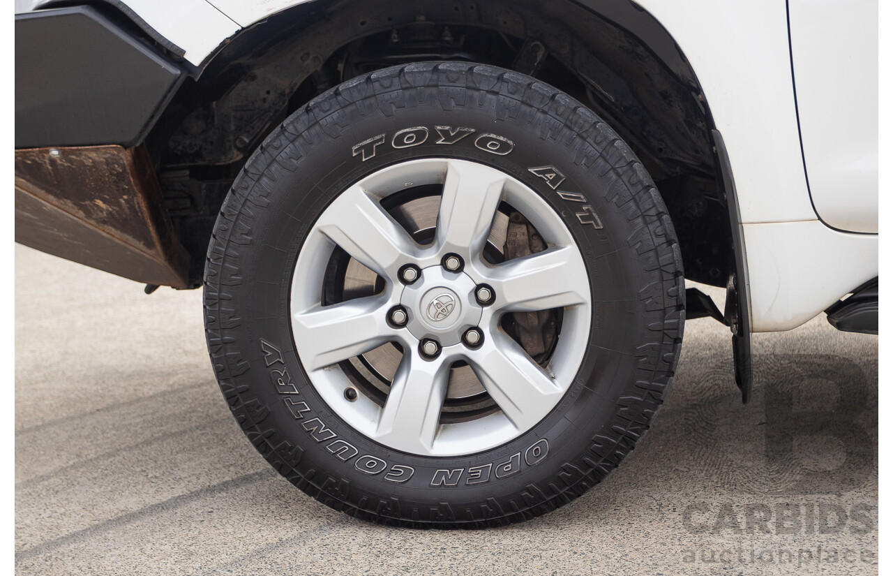 10/2013 Toyota Landcruiser Prado Altitude (4x4) KDJ150R 11 UPGRADE 4d Wagon White 3.0L - 7 Seats