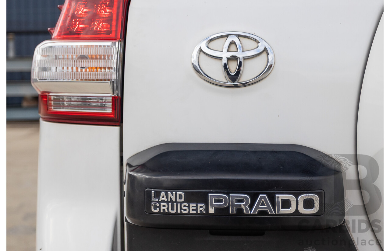 10/2013 Toyota Landcruiser Prado Altitude (4x4) KDJ150R 11 UPGRADE 4d Wagon White 3.0L - 7 Seats