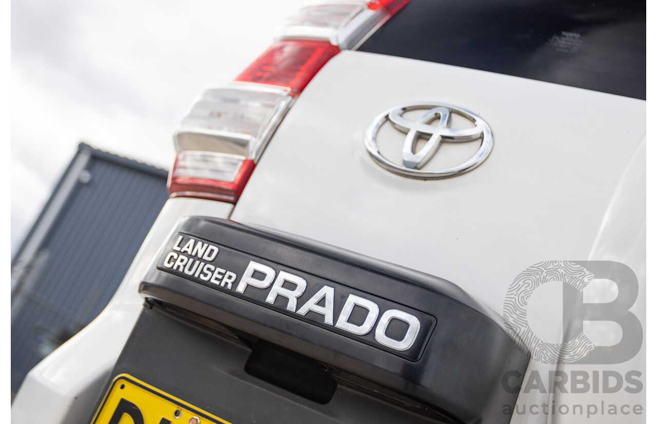 10/2013 Toyota Landcruiser Prado Altitude (4x4) KDJ150R 11 UPGRADE 4d Wagon White 3.0L - 7 Seats