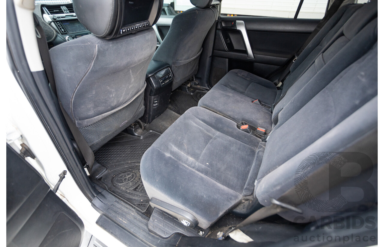 10/2013 Toyota Landcruiser Prado Altitude (4x4) KDJ150R 11 UPGRADE 4d Wagon White 3.0L - 7 Seats