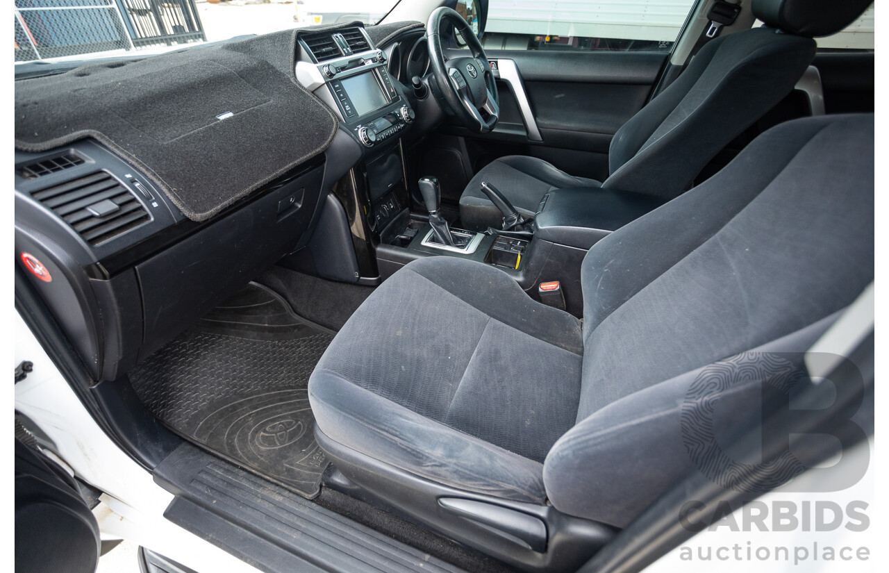 10/2013 Toyota Landcruiser Prado Altitude (4x4) KDJ150R 11 UPGRADE 4d Wagon White 3.0L - 7 Seats