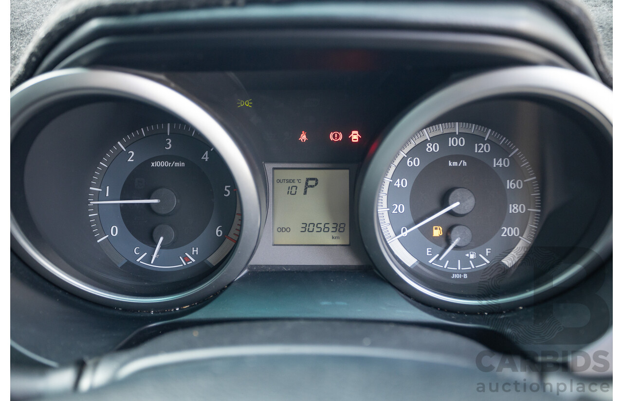 10/2013 Toyota Landcruiser Prado Altitude (4x4) KDJ150R 11 UPGRADE 4d Wagon White 3.0L - 7 Seats