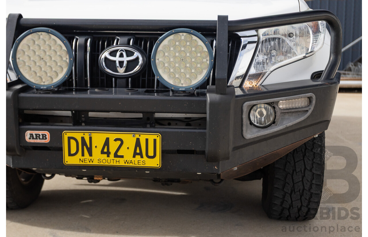10/2013 Toyota Landcruiser Prado Altitude (4x4) KDJ150R 11 UPGRADE 4d Wagon White 3.0L - 7 Seats