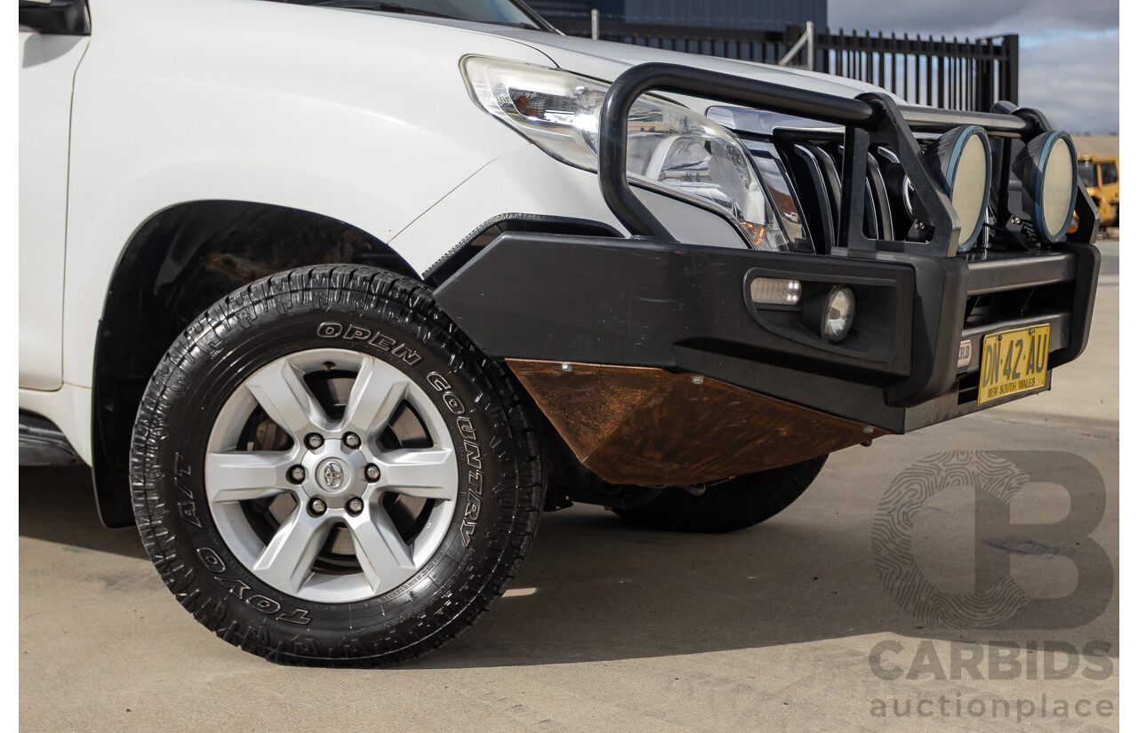 10/2013 Toyota Landcruiser Prado Altitude (4x4) KDJ150R 11 UPGRADE 4d Wagon White 3.0L - 7 Seats