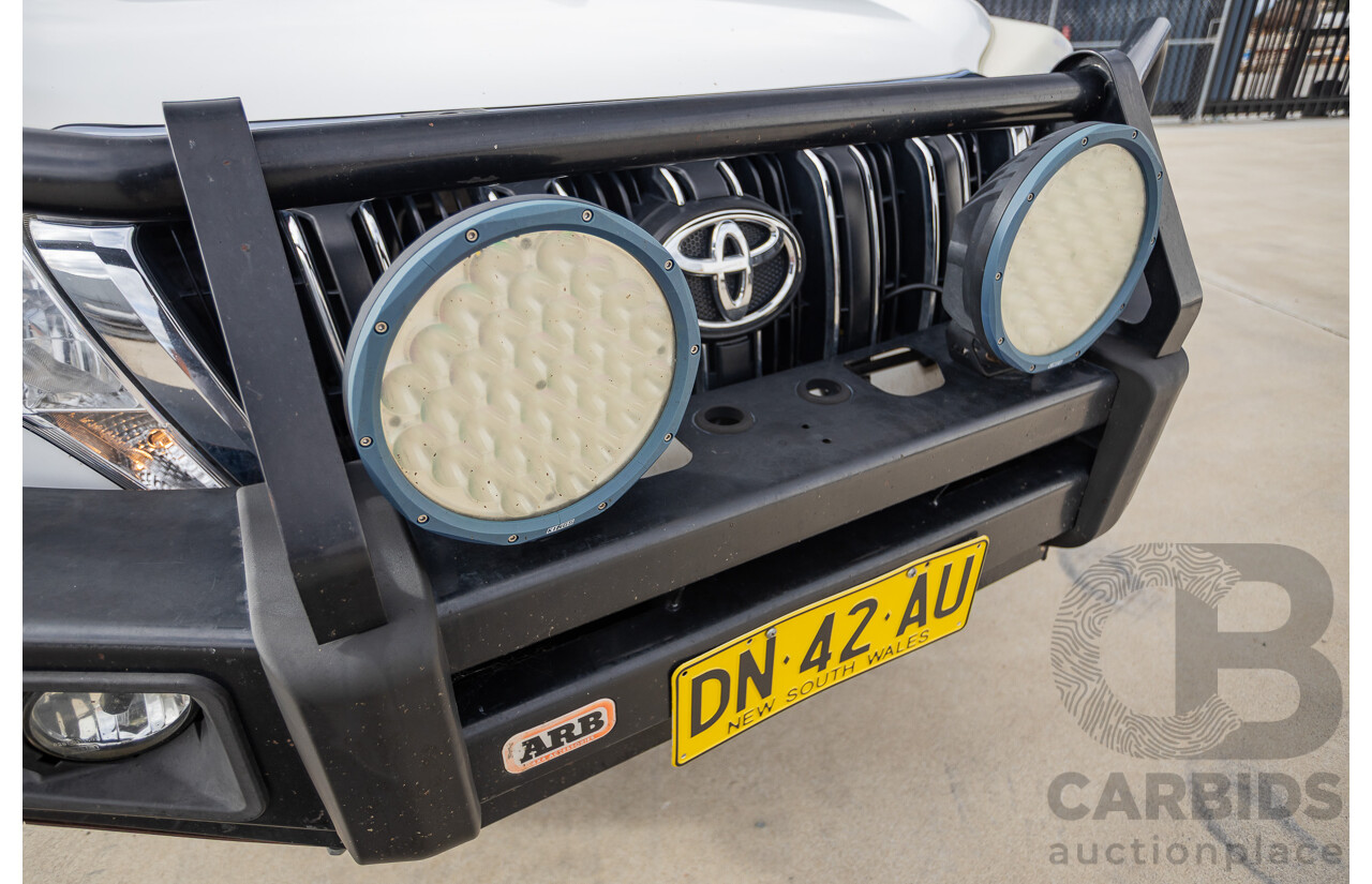 10/2013 Toyota Landcruiser Prado Altitude (4x4) KDJ150R 11 UPGRADE 4d Wagon White 3.0L - 7 Seats
