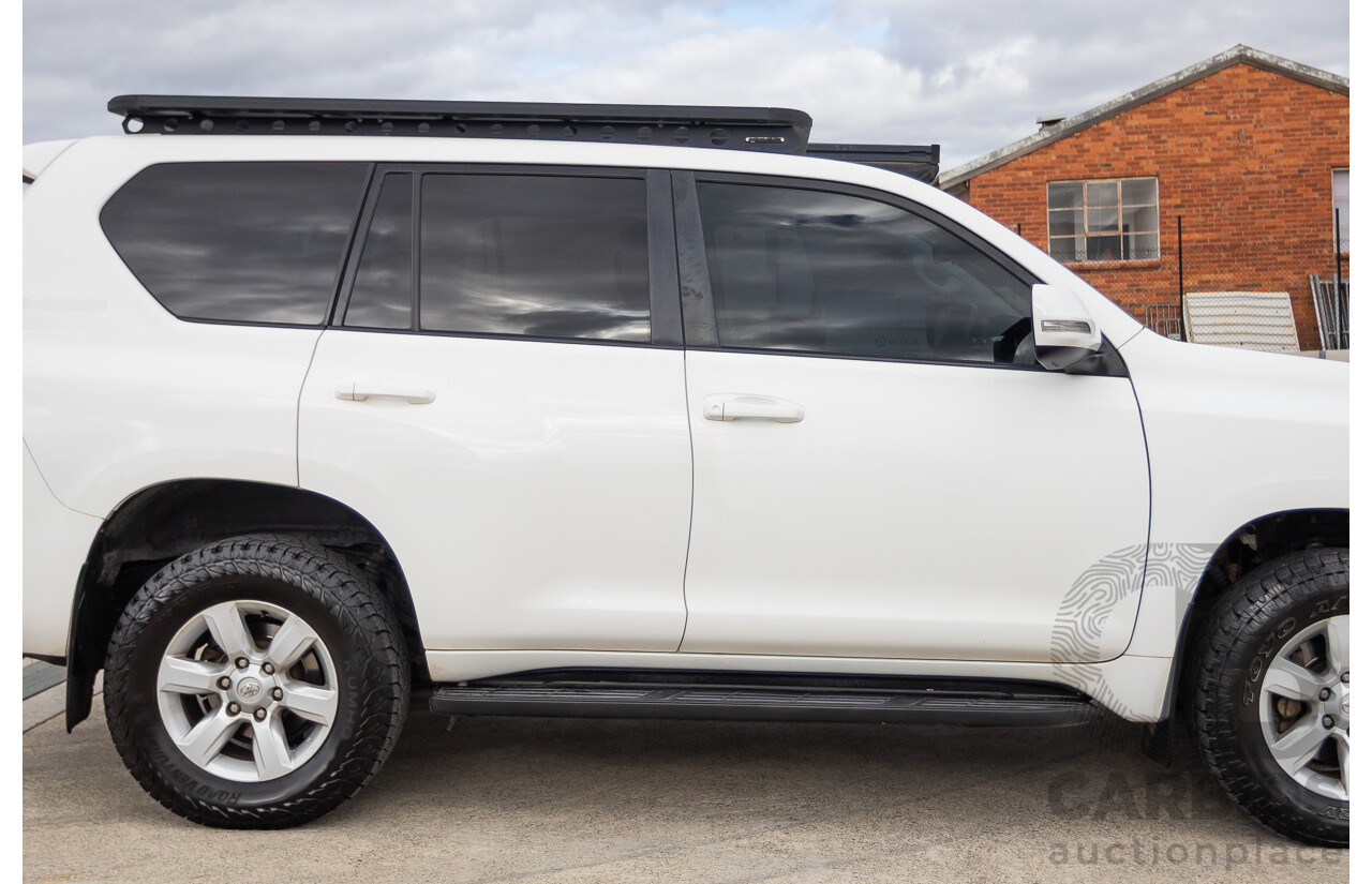10/2013 Toyota Landcruiser Prado Altitude (4x4) KDJ150R 11 UPGRADE 4d Wagon White 3.0L - 7 Seats