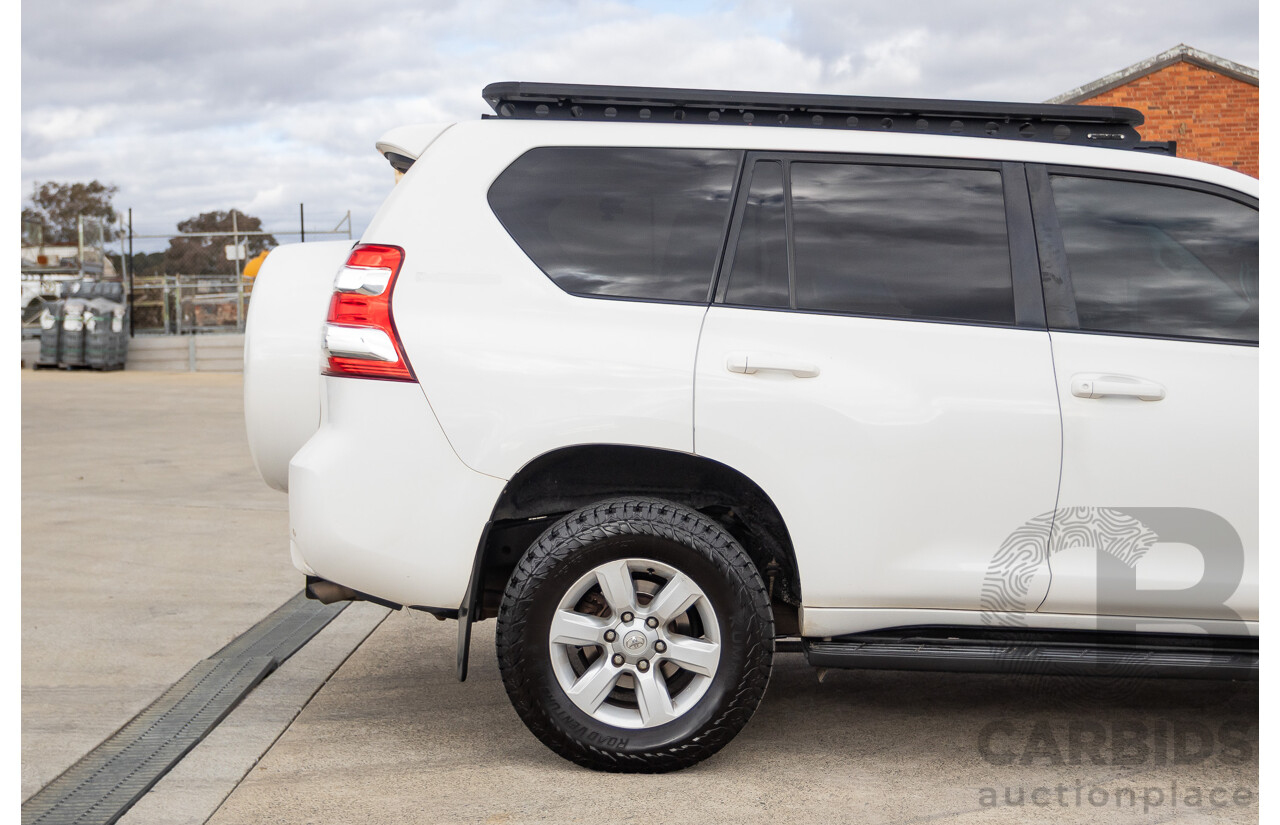 10/2013 Toyota Landcruiser Prado Altitude (4x4) KDJ150R 11 UPGRADE 4d Wagon White 3.0L - 7 Seats