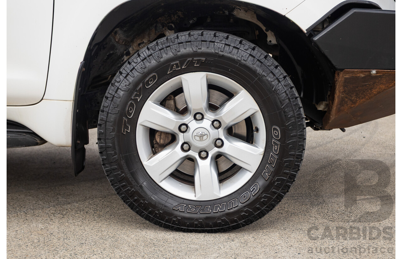 10/2013 Toyota Landcruiser Prado Altitude (4x4) KDJ150R 11 UPGRADE 4d Wagon White 3.0L - 7 Seats
