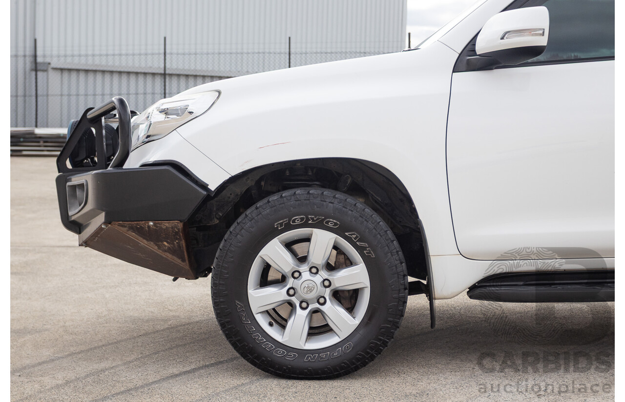 10/2013 Toyota Landcruiser Prado Altitude (4x4) KDJ150R 11 UPGRADE 4d Wagon White 3.0L - 7 Seats