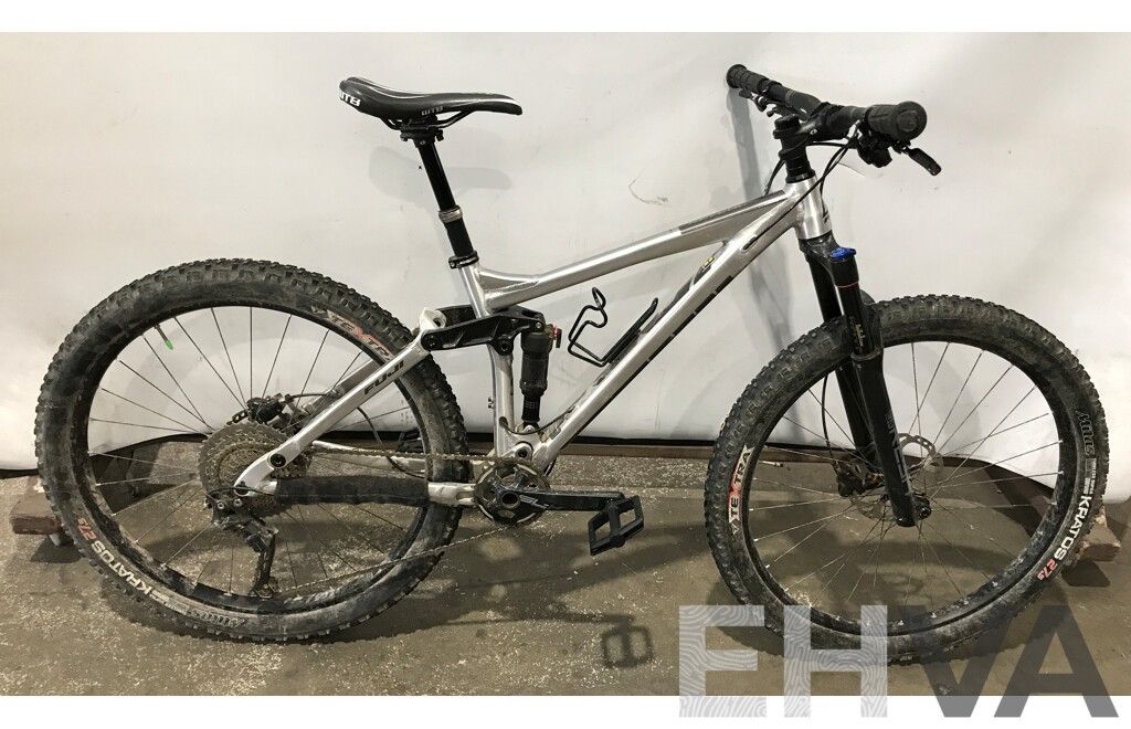 Fuji Reveal 11 Speed Mountain Bike