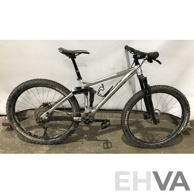 Fuji Reveal 11 Speed Mountain Bike
