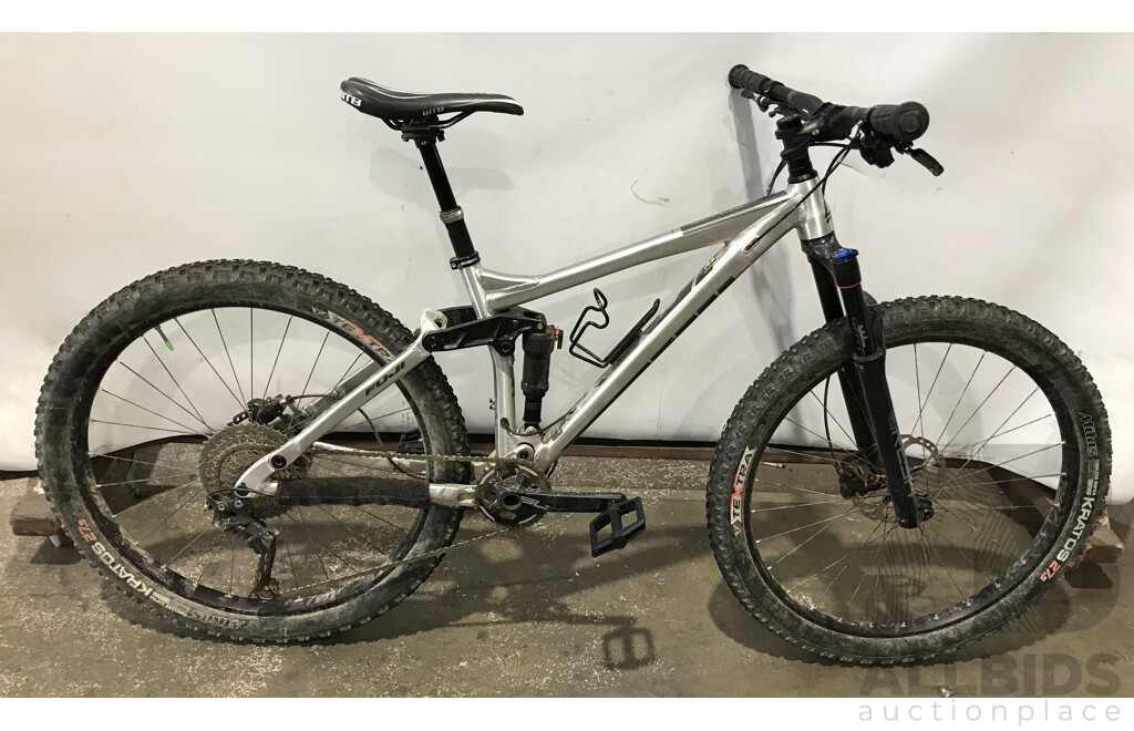 Fuji Reveal 11 Speed Mountain Bike