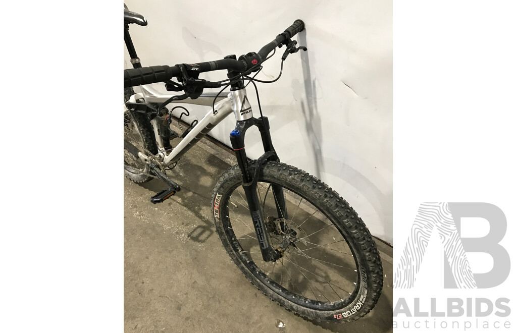 Fuji Reveal 11 Speed Mountain Bike