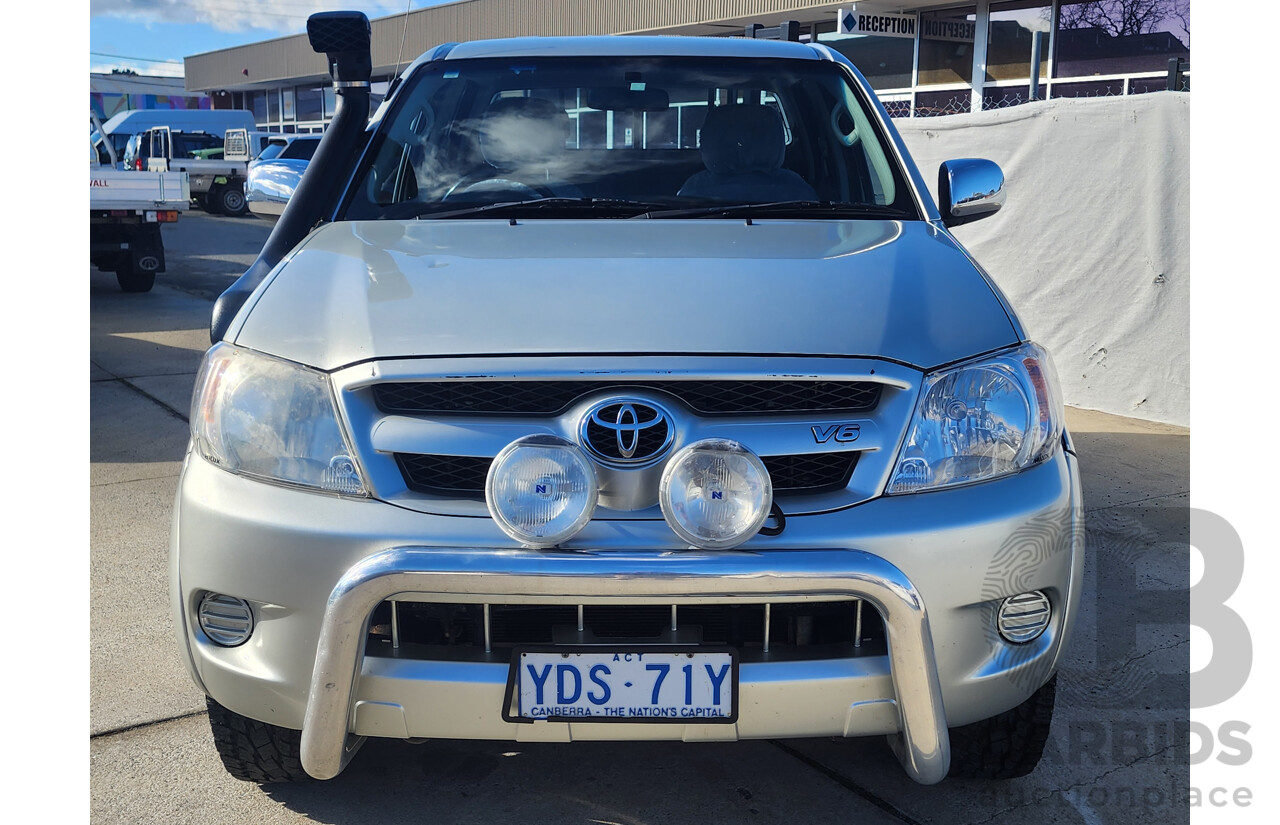 4/2005 Toyota Hilux SR5 (4x4) GGN25R Dual Cab P/Up Silver 4.0L