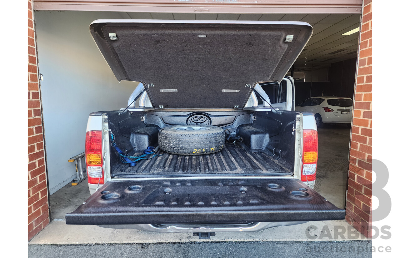 4/2005 Toyota Hilux SR5 (4x4) GGN25R Dual Cab P/Up Silver 4.0L