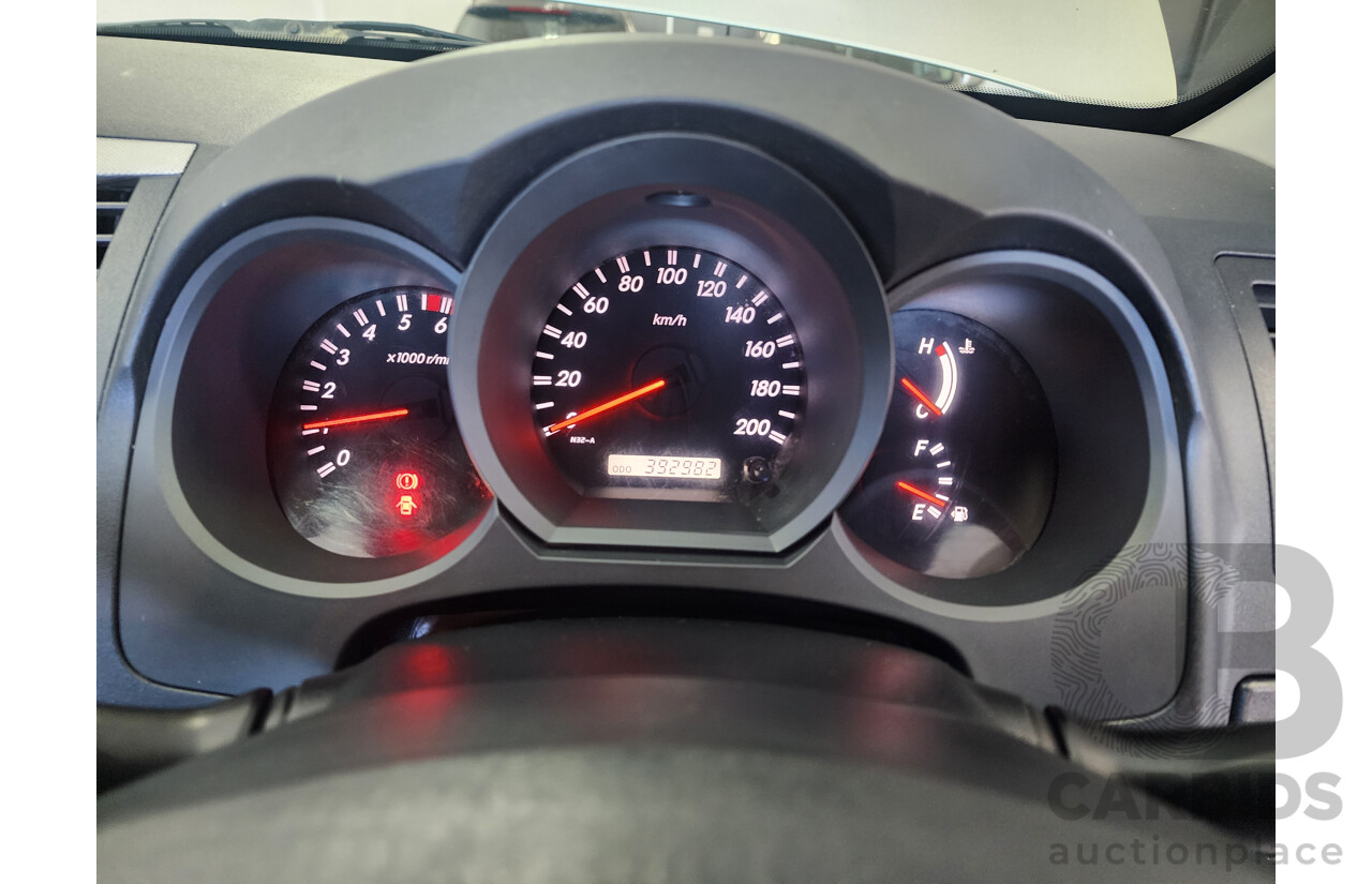 4/2005 Toyota Hilux SR5 (4x4) GGN25R Dual Cab P/Up Silver 4.0L