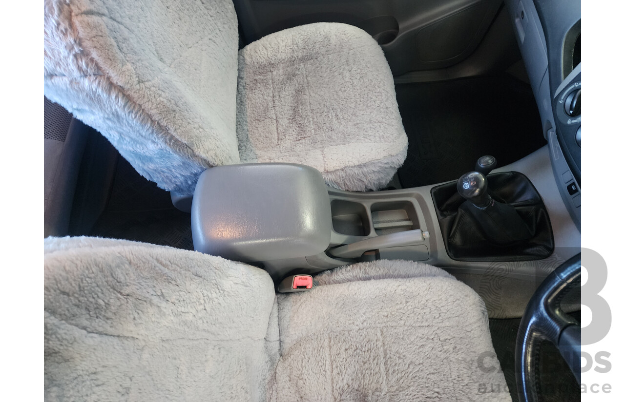 4/2005 Toyota Hilux SR5 (4x4) GGN25R Dual Cab P/Up Silver 4.0L