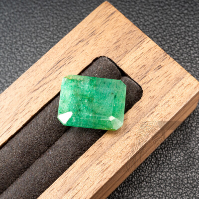 Emerald, Natural Unset Emerald Cut Gemstone, 7.66ct - with IGL&I Card