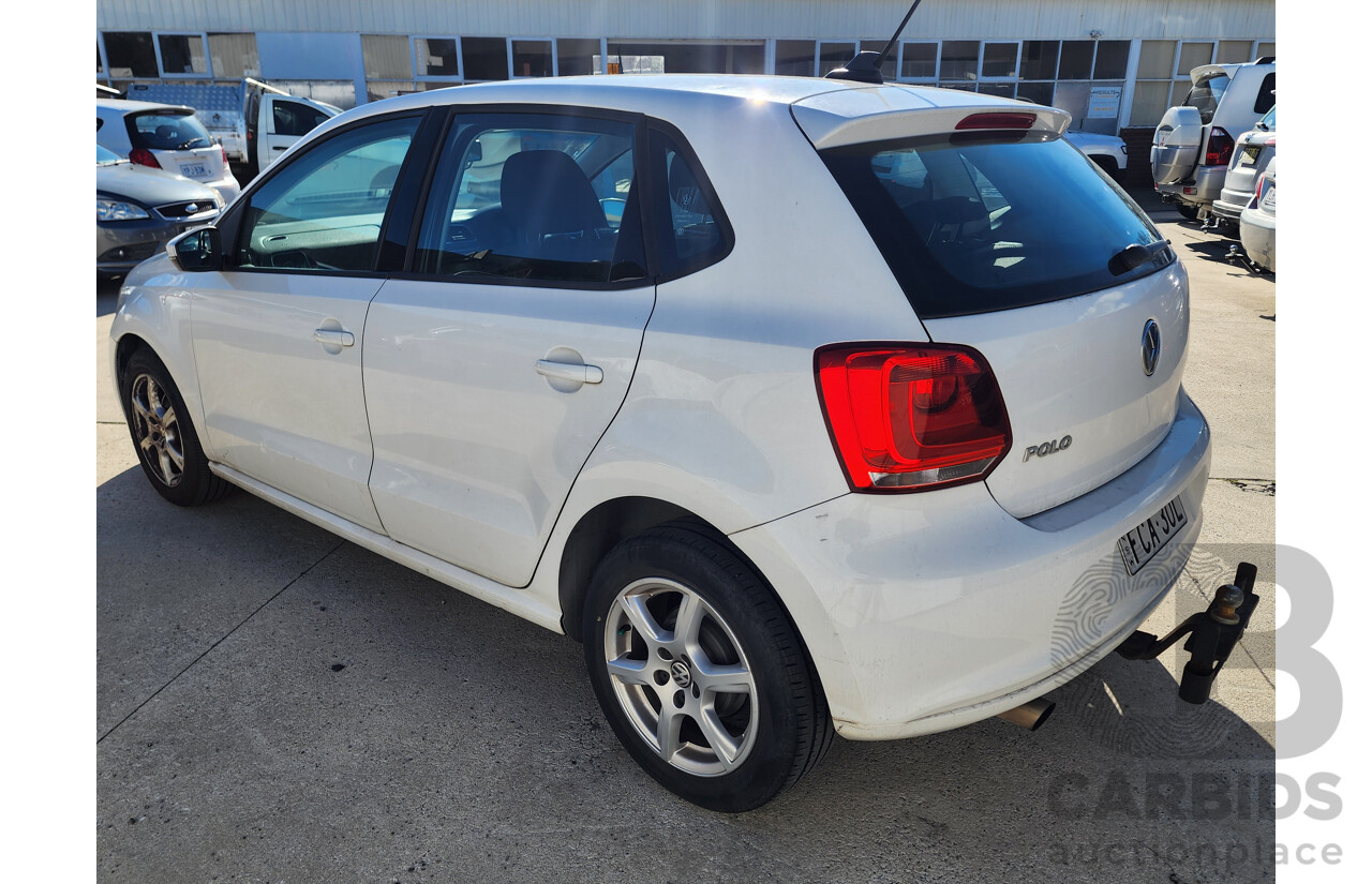 4/2013 Volkswagen Polo Trendline 6R MY13.5 5d Hatchback White 1.4L