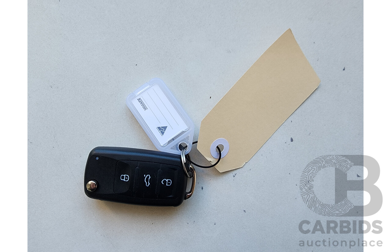 4/2013 Volkswagen Polo Trendline 6R MY13.5 5d Hatchback White 1.4L