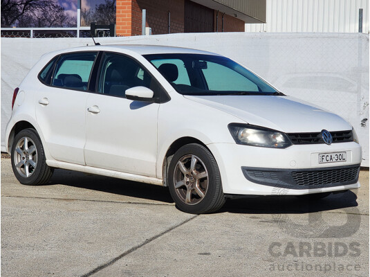 4/2013 Volkswagen Polo Trendline 6R MY13.5 5d Hatchback White 1.4L