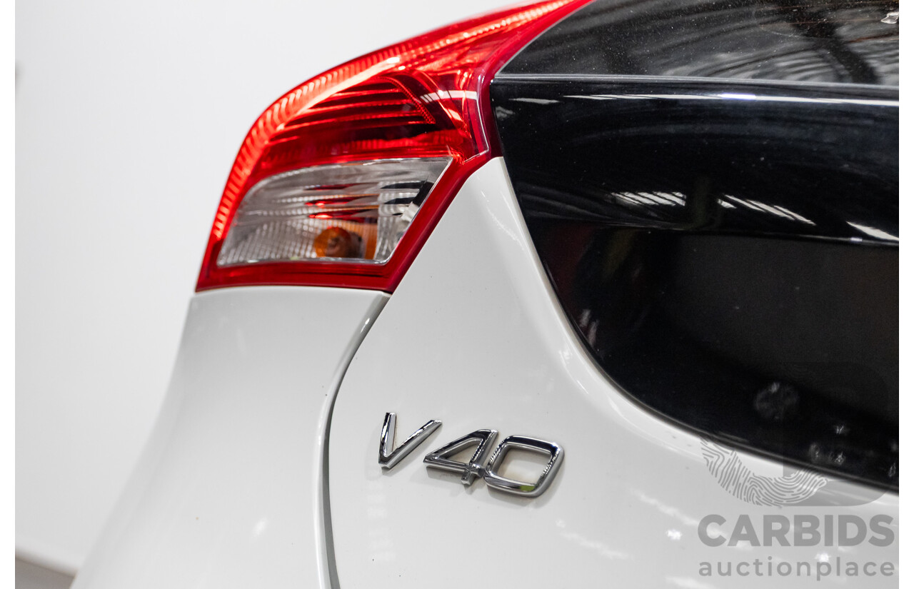 5/2015 Volvo V40 T5 R-Design M MY15 5d Hatchback White Turbo 2.0L