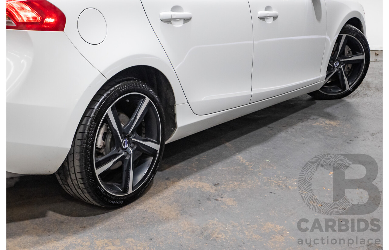 5/2015 Volvo V40 T5 R-Design M MY15 5d Hatchback White Turbo 2.0L