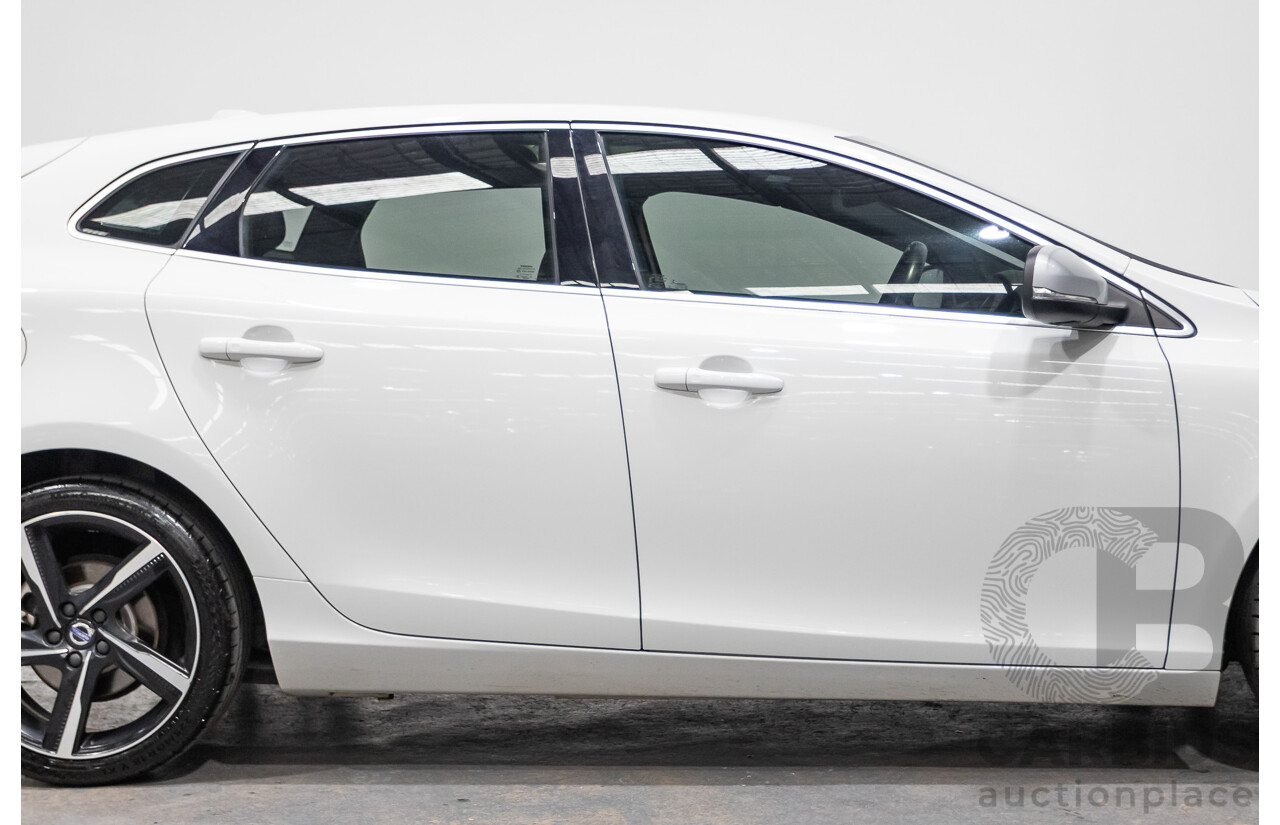 5/2015 Volvo V40 T5 R-Design M MY15 5d Hatchback White Turbo 2.0L