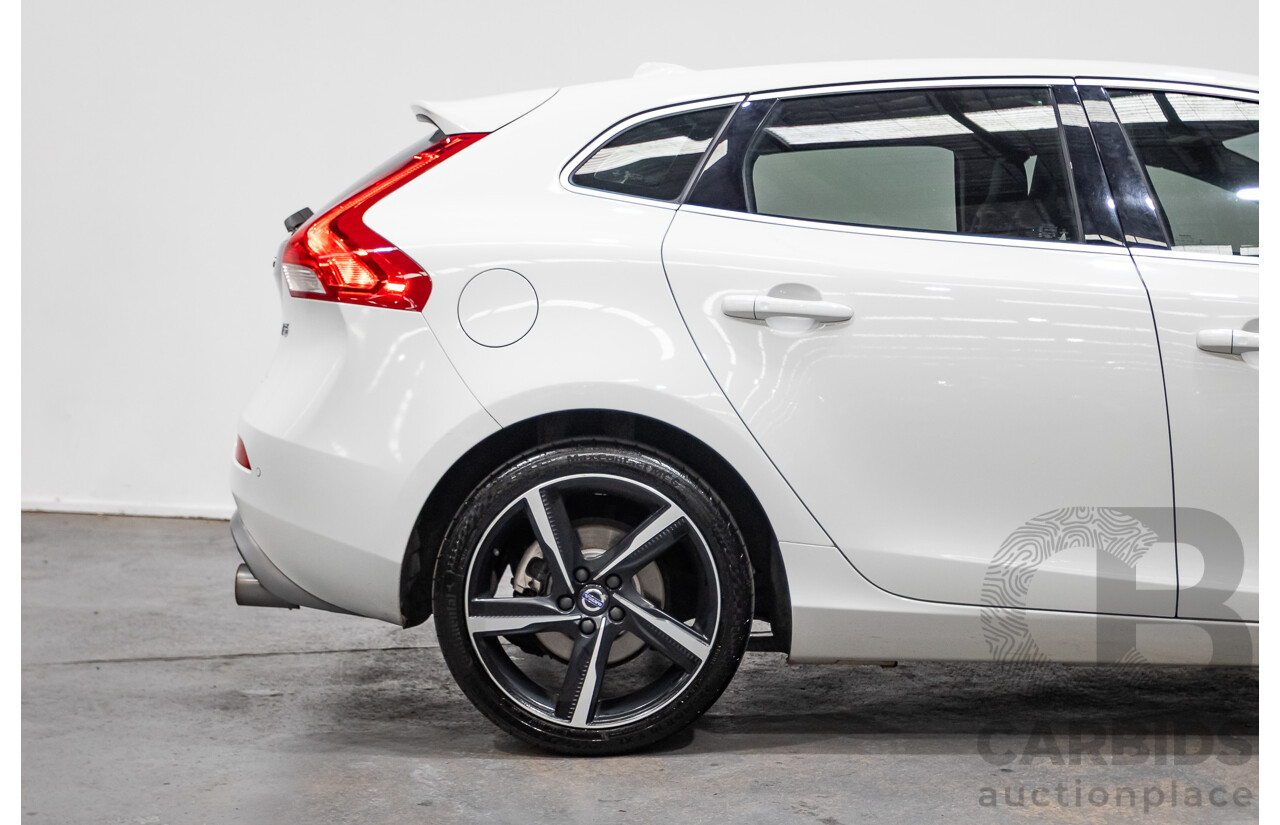 5/2015 Volvo V40 T5 R-Design M MY15 5d Hatchback White Turbo 2.0L