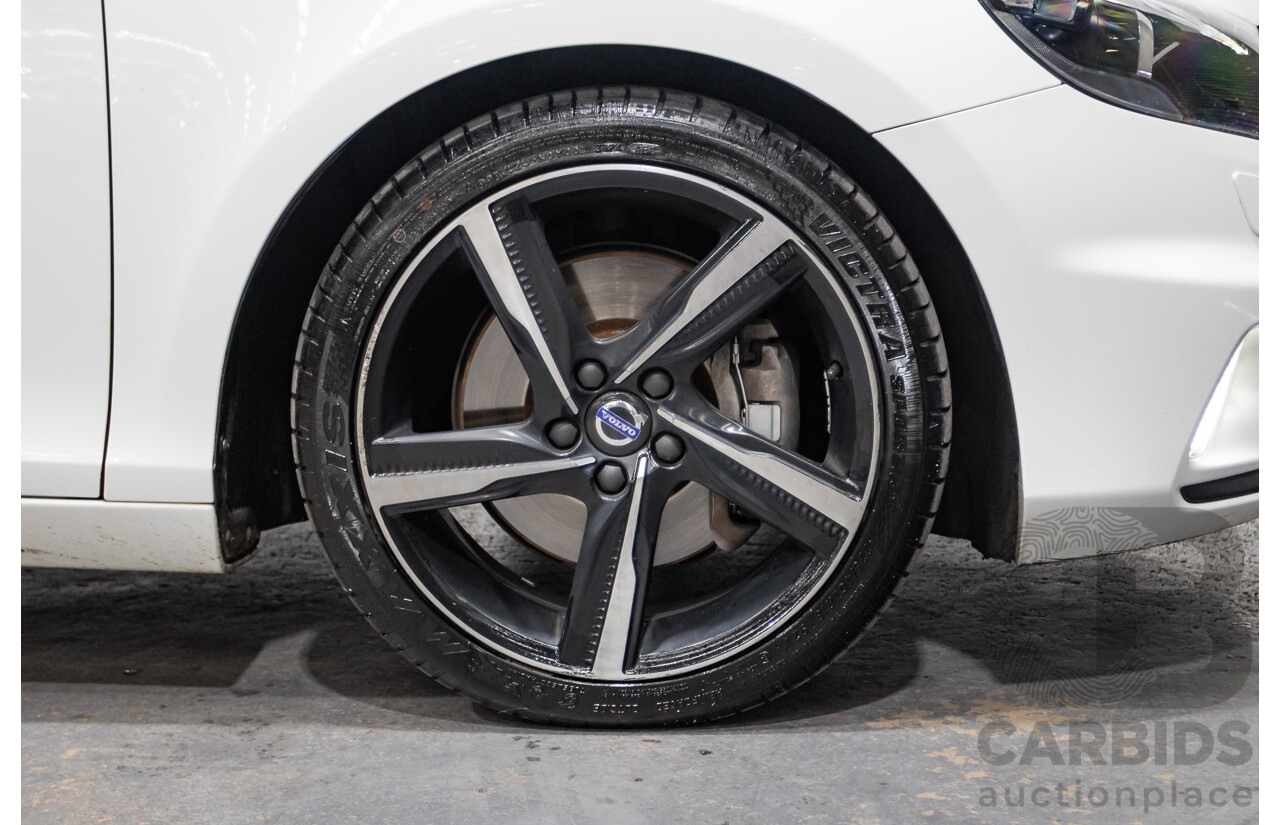 5/2015 Volvo V40 T5 R-Design M MY15 5d Hatchback White Turbo 2.0L