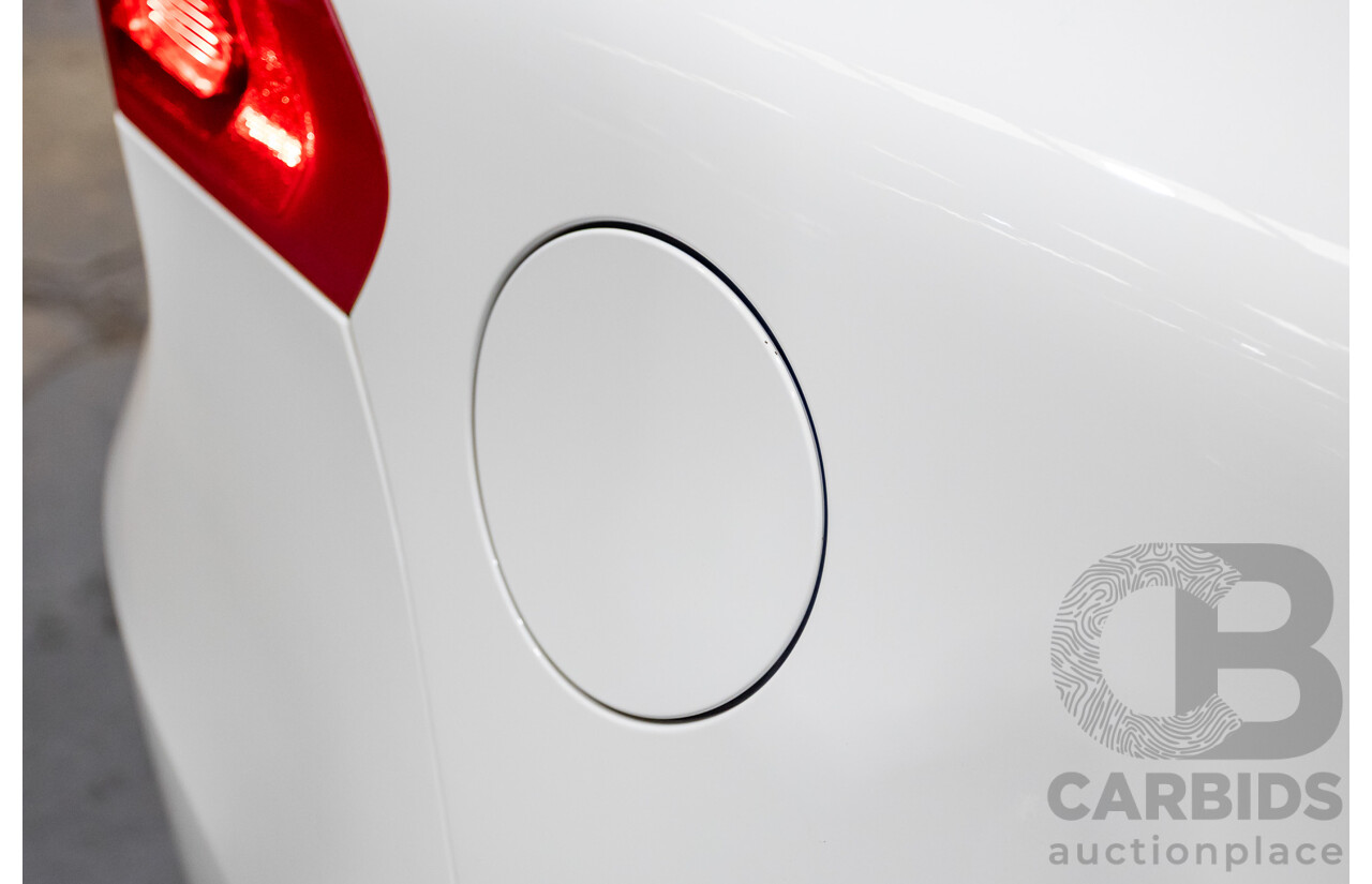 5/2015 Volvo V40 T5 R-Design M MY15 5d Hatchback White Turbo 2.0L