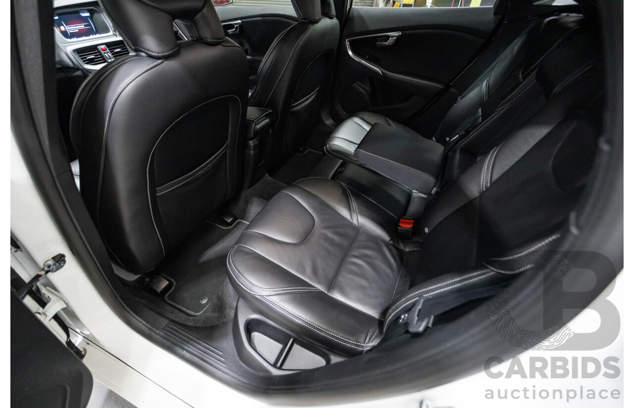 5/2015 Volvo V40 T5 R-Design M MY15 5d Hatchback White Turbo 2.0L