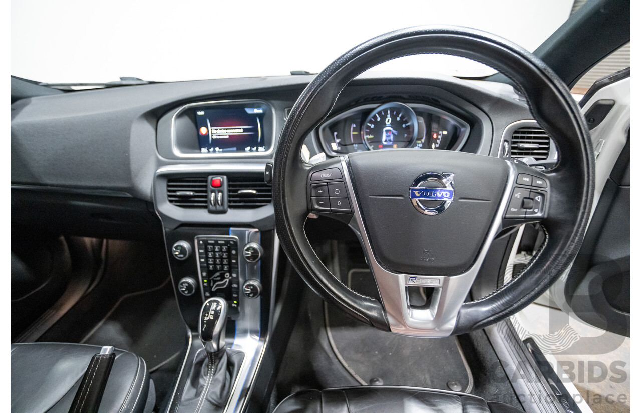 5/2015 Volvo V40 T5 R-Design M MY15 5d Hatchback White Turbo 2.0L