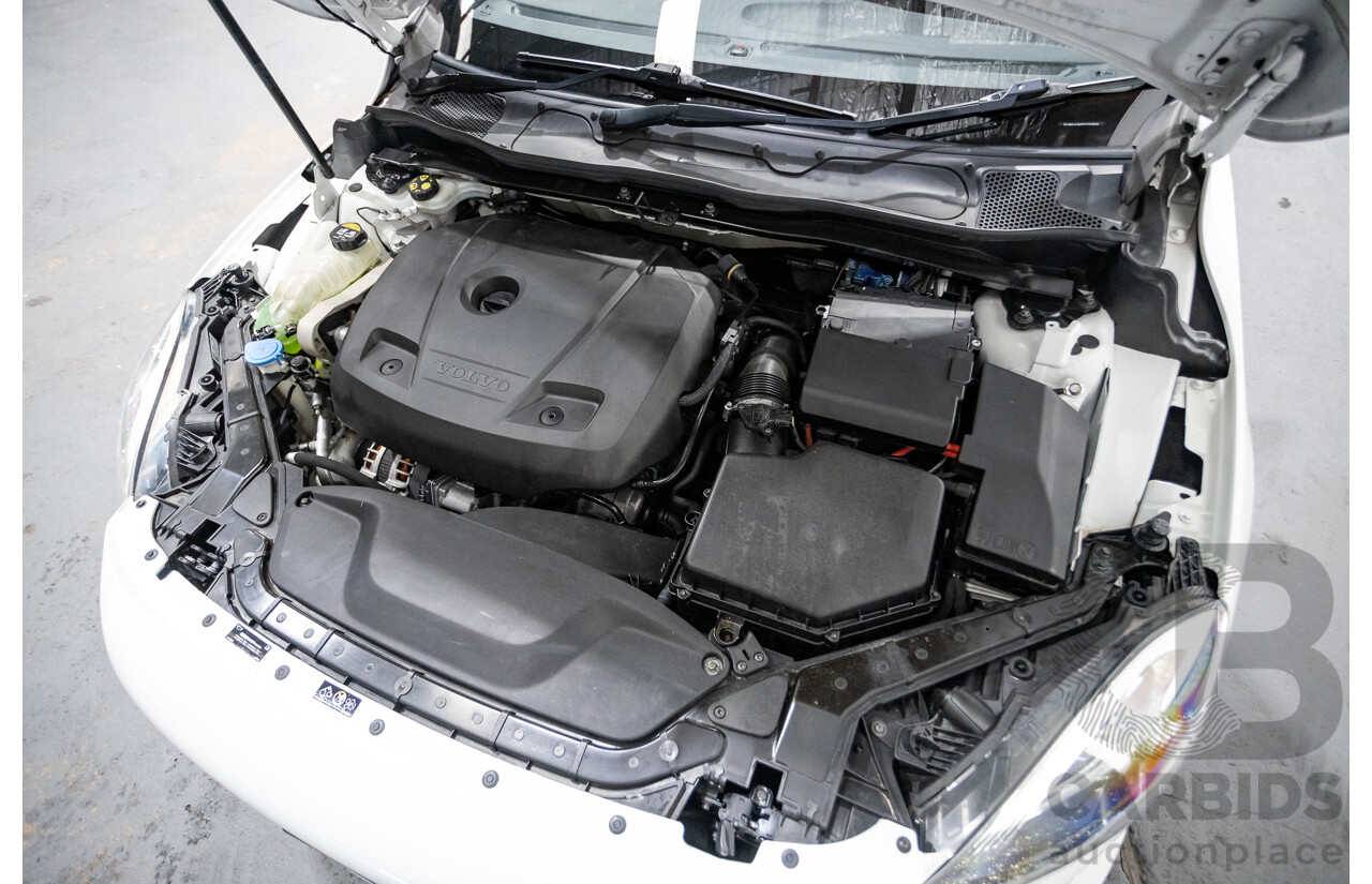 5/2015 Volvo V40 T5 R-Design M MY15 5d Hatchback White Turbo 2.0L