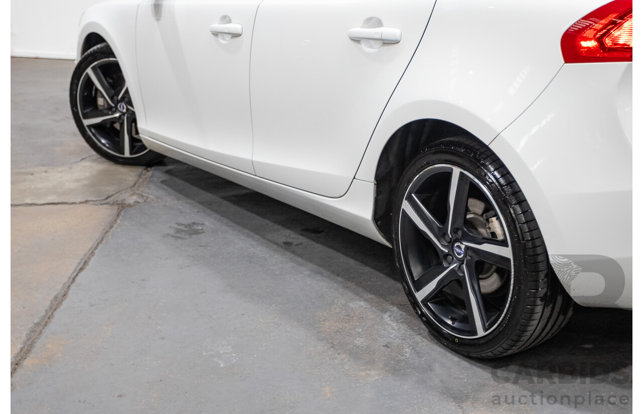 5/2015 Volvo V40 T5 R-Design M MY15 5d Hatchback White Turbo 2.0L